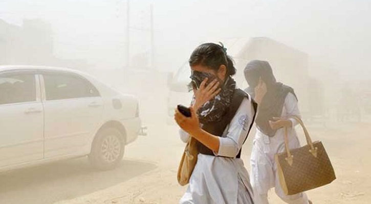 বায়ুদূষণে আজও বিশ্বে শীর্ষে ঢাকা